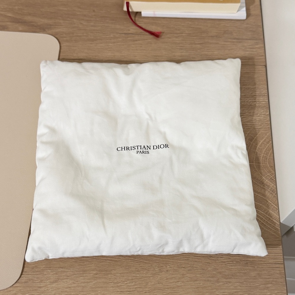 Dior cushion